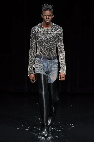 Look 30